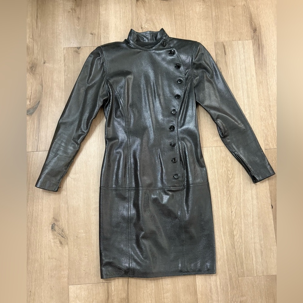 Women’s Emanuel Ungaro Black Snakeskin Embossed Asymmetrical Buttons Dress Size6